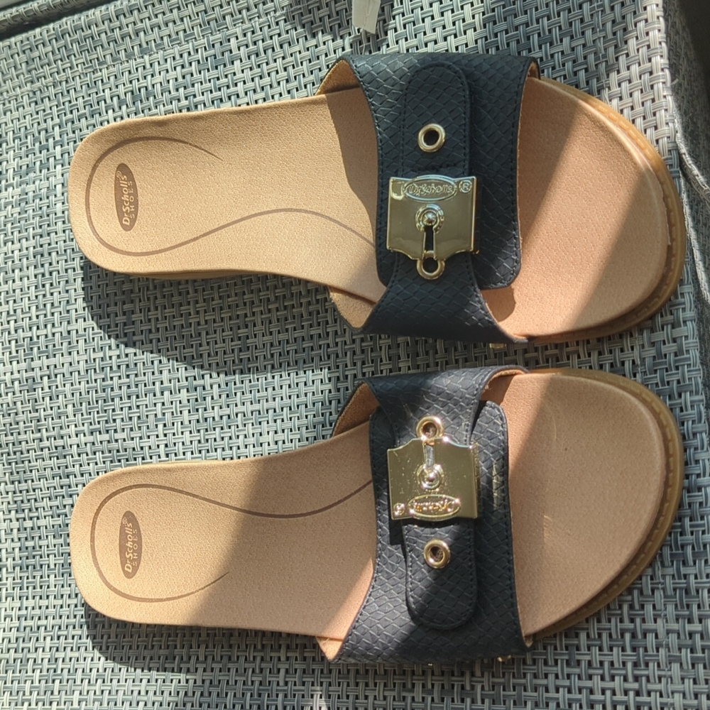 Black Dr. Scholl's sandal